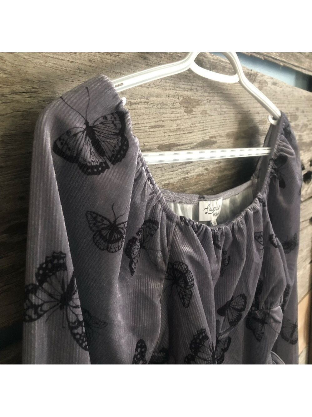 Lavender Moon NWT Size XS Grey Cropped Off-Shoulder Top - Picture 2 of 7